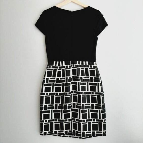 MAX & CLEO / Mixed Media Defined Waist Dress w/ Pockets Geometric Pattern B&W 8 - Picture 9 of 15